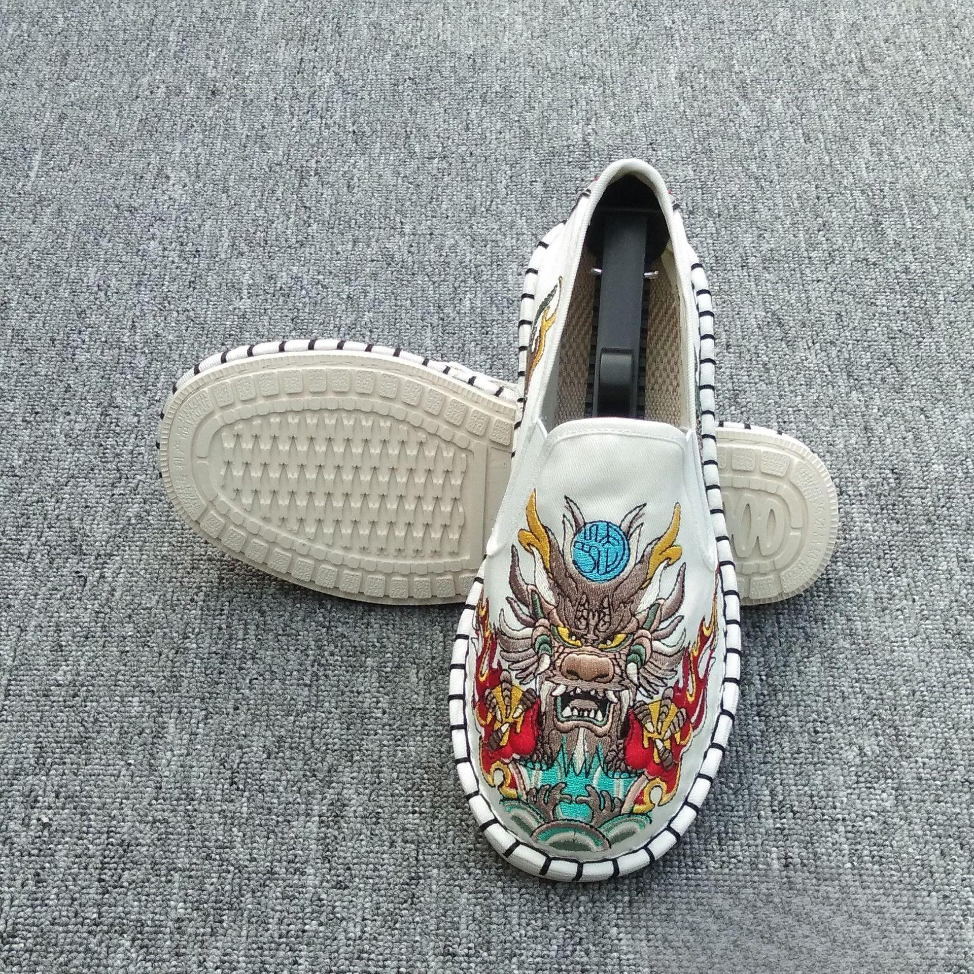 

Мокасины с вышивкой мужские дышащие туфли из ткани без застежек легкие туфли на плоской подошве мужские кроссовки для отдыха 40