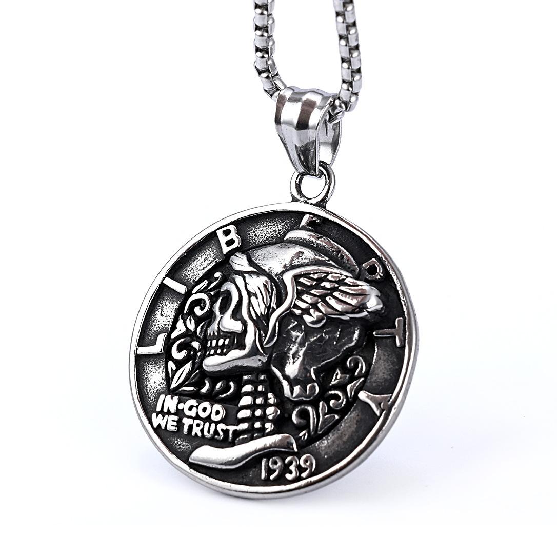 European and American new locomotive skull head titanium steel pendant, dark punk style retro men s personality trend accessories