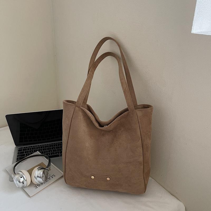 Large Capacity Bucket Bag Fashion Trend Casual Texture Shoulder Bag Autumn New Personalized Women's Tote Bag