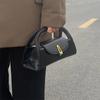 Mini crossbody kabelka pro ženy  luxusní kabelka do podpaží  korejská kabelka  kabelka přes rameno  designový trend  nový