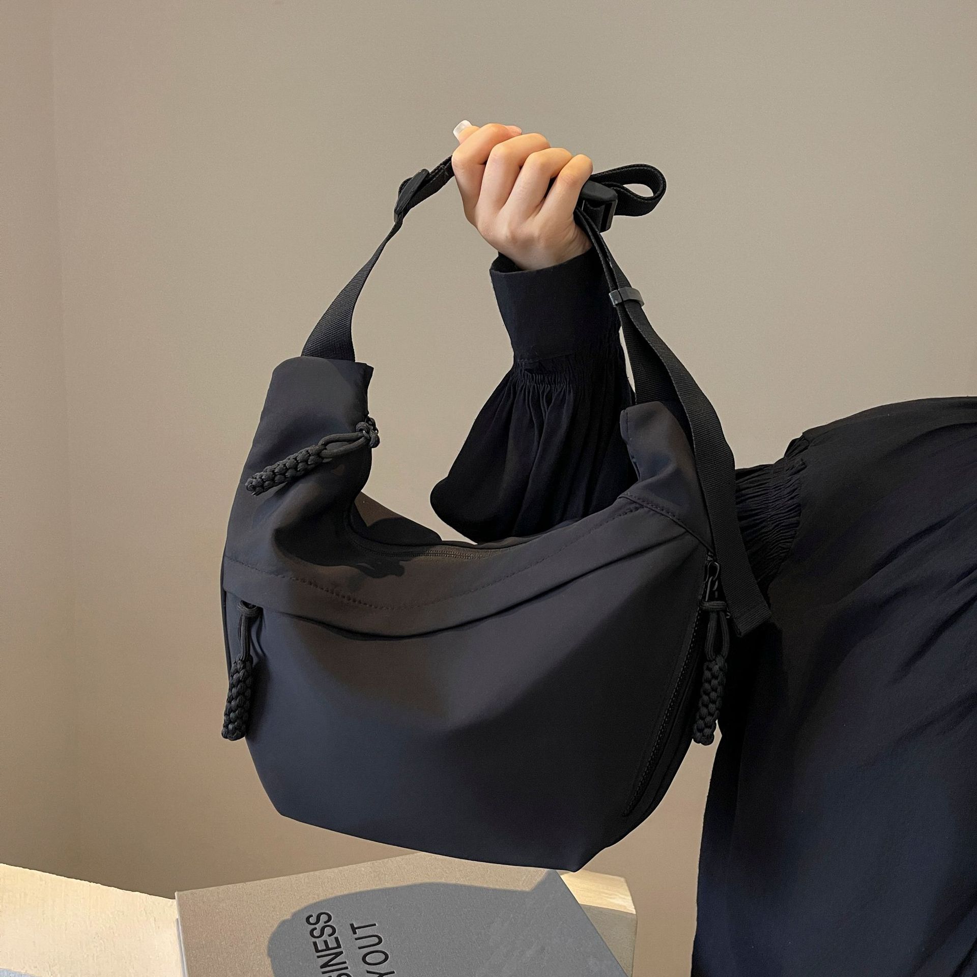 

Fashion commuter large-capacity bag women s 2025 summer new casual versatile single shoulder oblique span bag for span 35*9*20