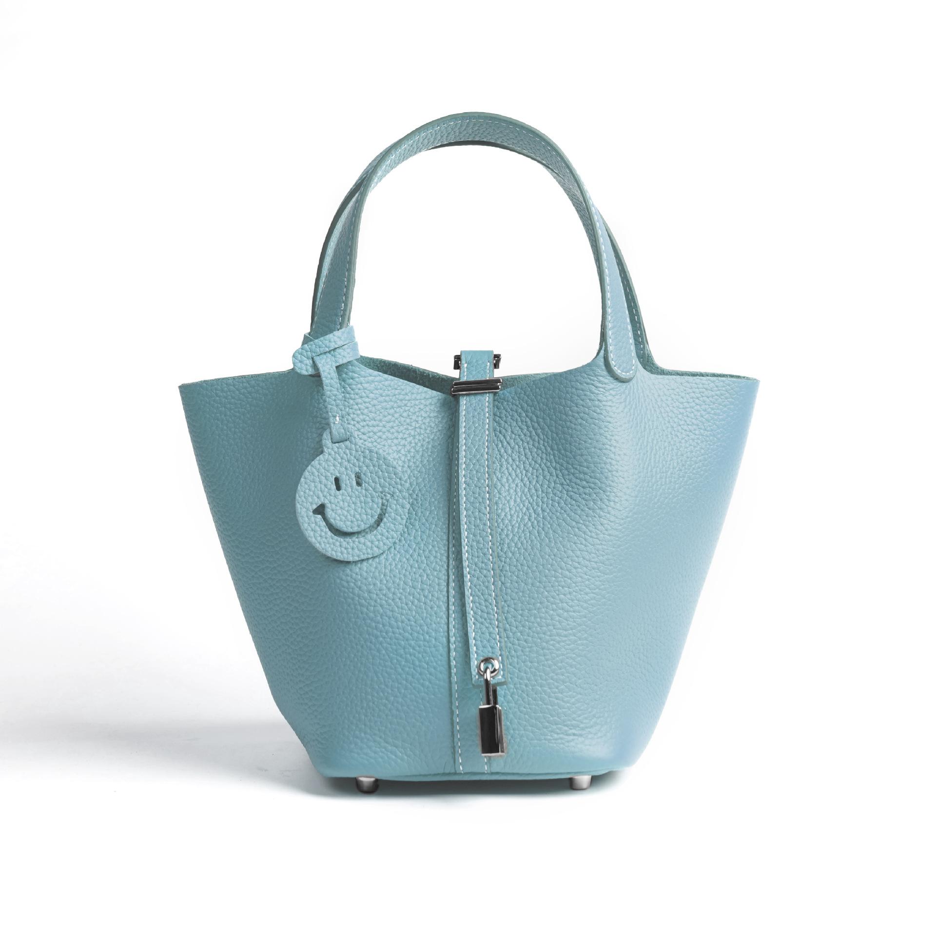 

Сумка 2025 женская из первого слоя коровьей кожи, сумка-овощная корзина, универсальная сумка-ведро, женская сумка из натуральной кожи, высококлассная сумочка Length 18cm * Width 13cm * Height 18cm