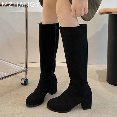 Talons Hauts Daim Femme Bottes Hautes Épais Élégant Chaussures de Créateur 2025 Hiver Nouvelle Tendance Escarpins Robe Marche Zapatillas Féminin