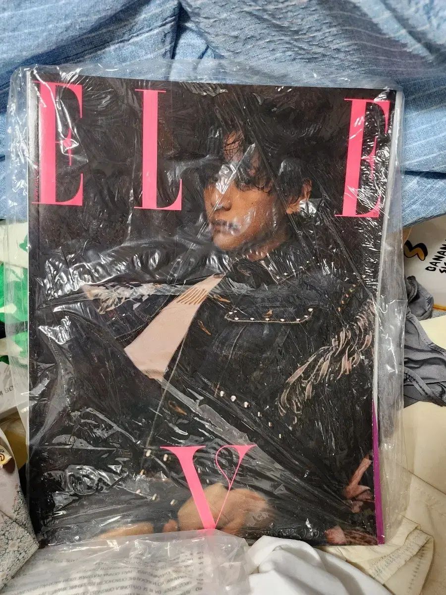 

[USED] V (V Taehyung Tae) ELLE BTS (Bangtan Boys) bts