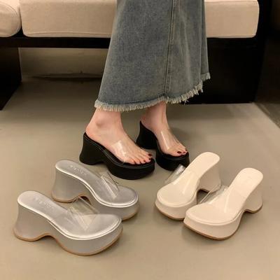 Mode 2025 Neue Slipper Plateau Damen High Heels in Keilform Damen Strand Schiebe Gummi Slipper Sommer Mode Slipper