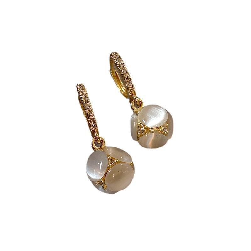 Luxury-lite Cat's Eye Stone Earrings - Unique Design, Exquisite Ear Studs, High-end Style