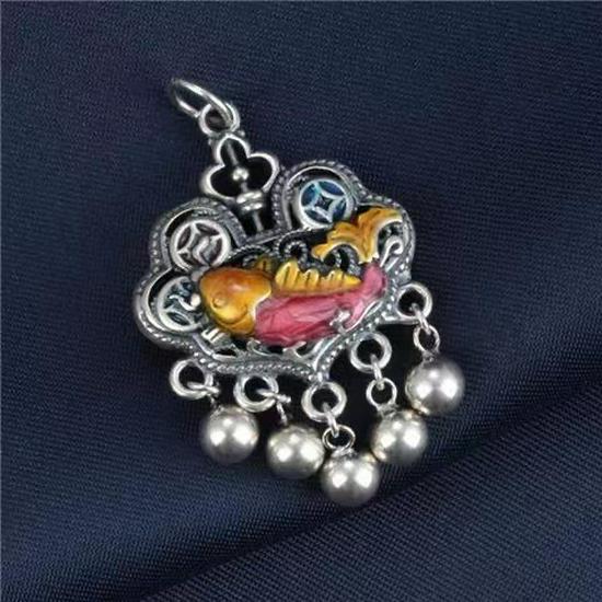 

Xiangxu Koi Fish Ruyi Epoxy Tassel Clavicle Pendant