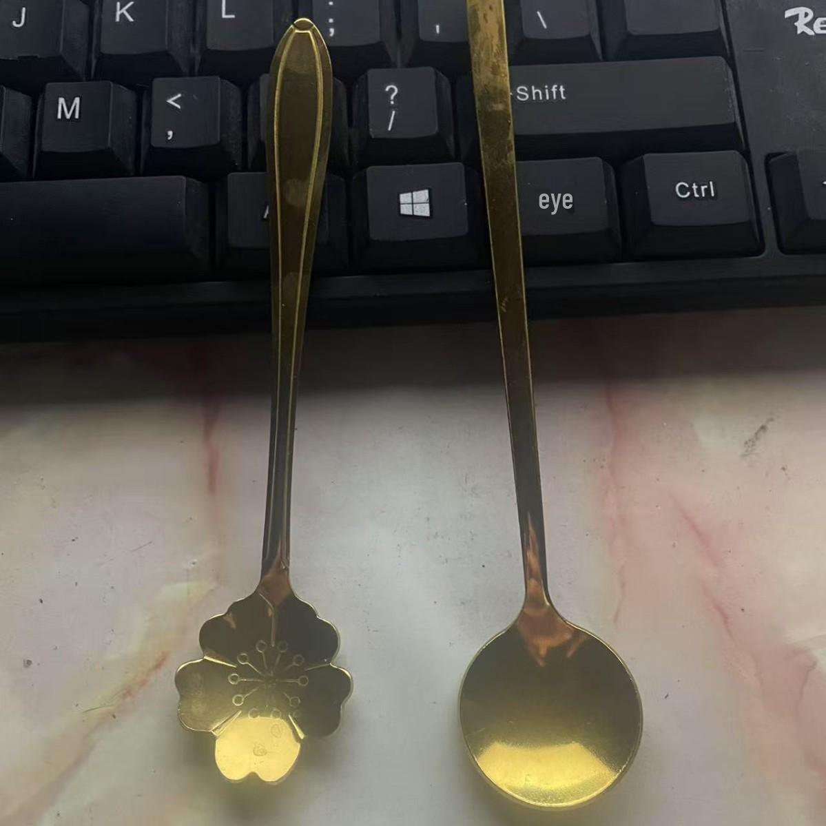 

Sunflower Style Beaded Handle Breakfast Cup with Wooden Lid and Spoon 401-500ml