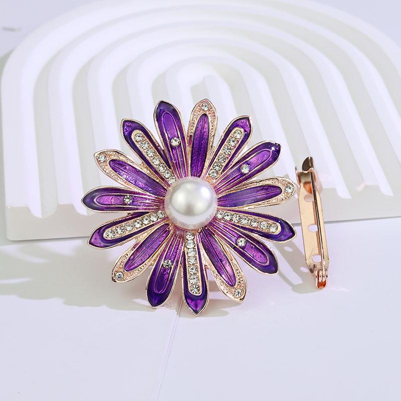 

European-American Sunflower Scarf Buckle & Corsage Brooch: Elegant Dual-Use Accessory for Women