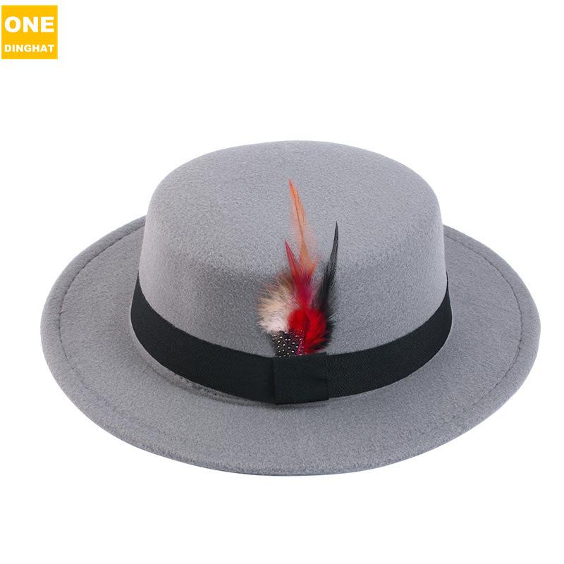 Men'S And Women'S Woolen Wool Flat Top Top Top Hat Retro Chicken Feather Jazz Hat Gentleman'S Hat Jdl-008A