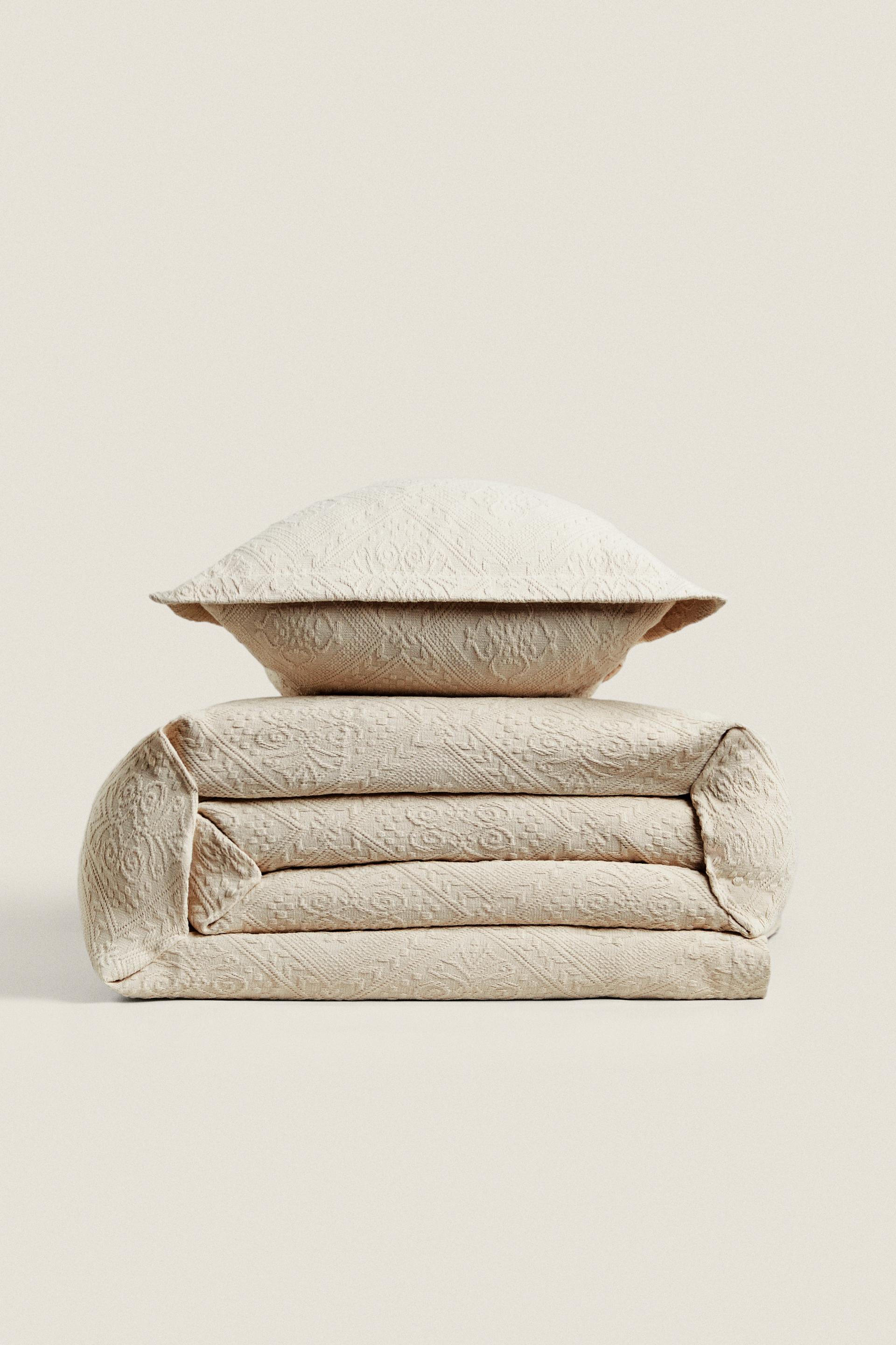 

ХЛОПКОВОЕ ПОКРЫТИЕ С ГЕОМЕТРИЧЕСКИМ ДИЗАЙНОМ