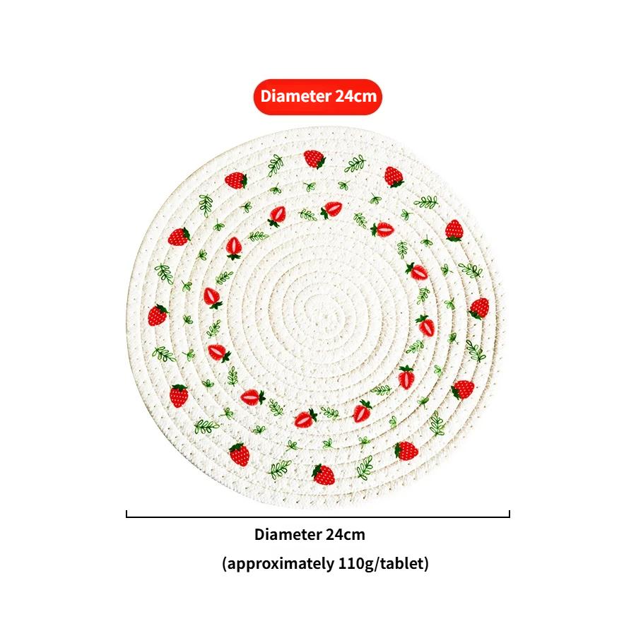 [Vierteiliges Set] Tischsets und Untersetzer aus Stoff mit Erdbeerdruck - Niedlicher Landhausstil, Fruchtthema, Schreibtisch-Hitzeschutz und rutschfeste Dekormatte