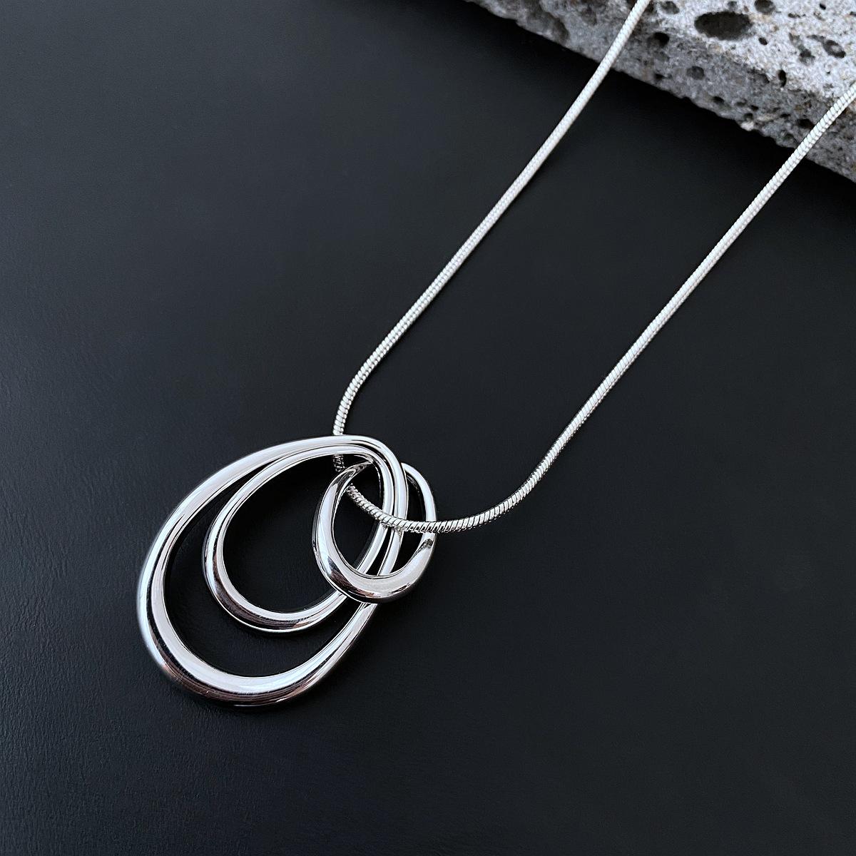 

Неправильное кольцо, подвеска из сплава, простое и высококлассное универсальное ожерелье с кольцом в виде капли воды для мужчин и женщин