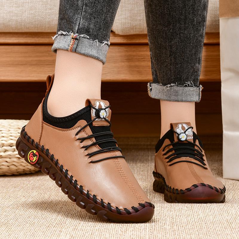 Hand-sewn soft-soled mother casual women's shoes 2025 beef tendon sole leather breathable 40 to 50 year old women's shoes shock-absorbing soft sole
