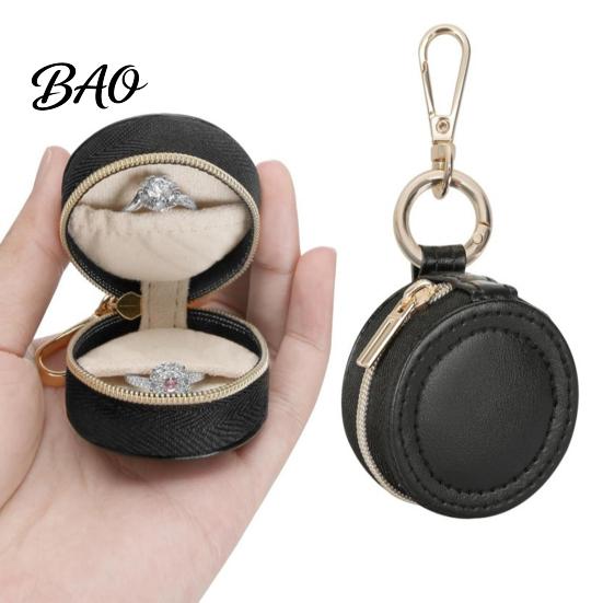Wear Resistant Jewelry Pouch Portable Box Keychain, PU Leather Travel Organizer Case, Soft Small Case for Rings Velvet Lining Secure Zipper