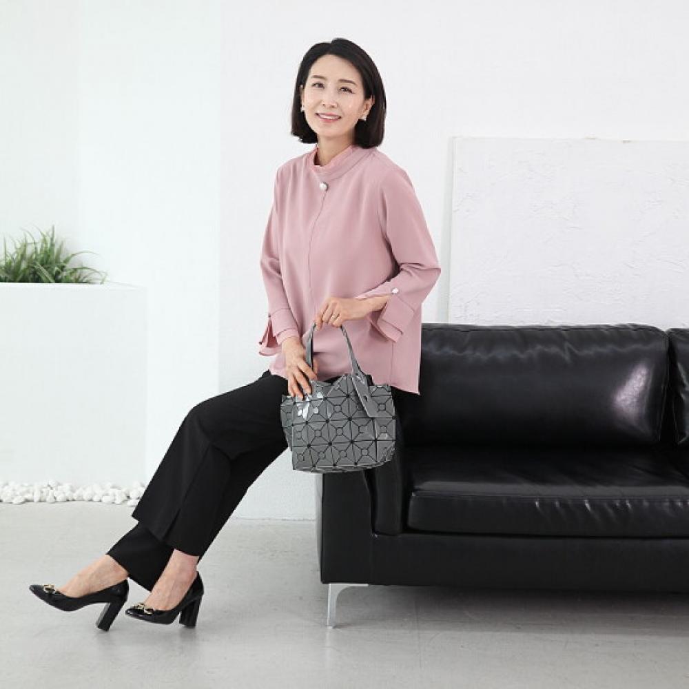 Shiz Madam Women S Floral Pearl Double Sleeve Frill blouSe T57485