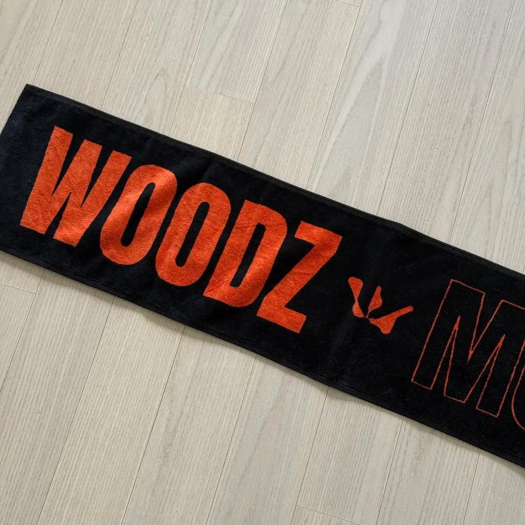Cho Seung-yeon Woodz Mooz Pan Kit Slogan