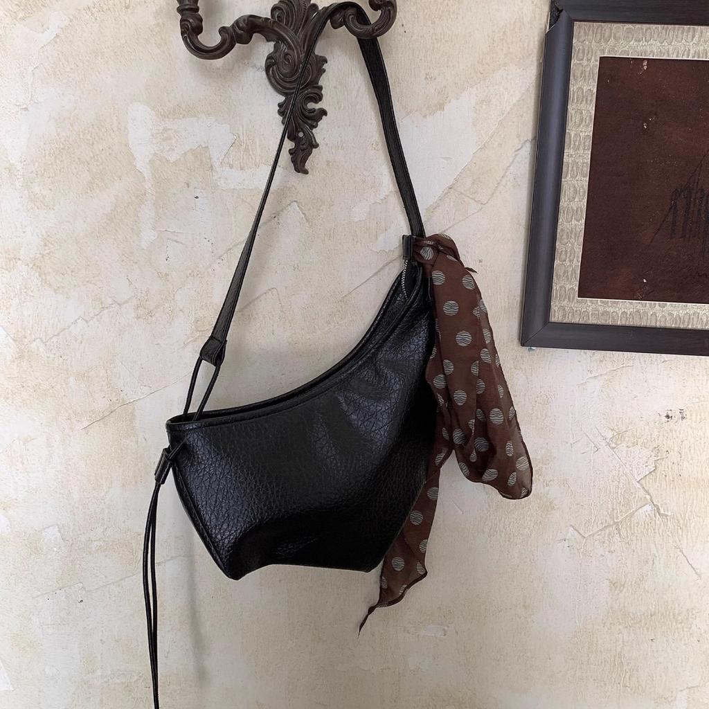 Retro Soft Leather Croissant Bag Women's New Niche Lazy Wind Dumpling Bag Large Capacity Shoulder Messenger Bag