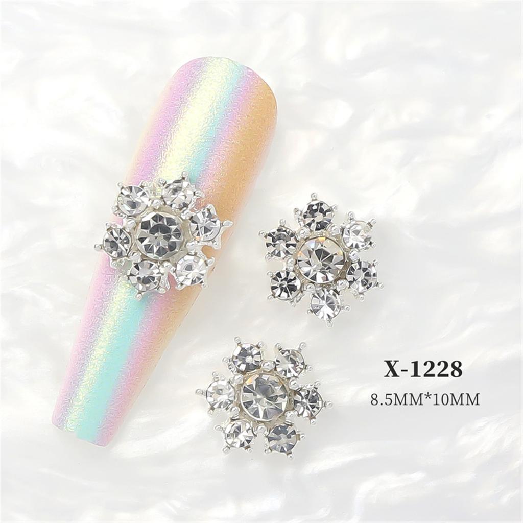 10pcs Snowflake Nail Decorations for Unique and Eye Catching Manicures Charming Nail Accessories