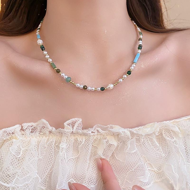 French Retro Pearl Beaded Necklace With Geometric Design For Elegant Women