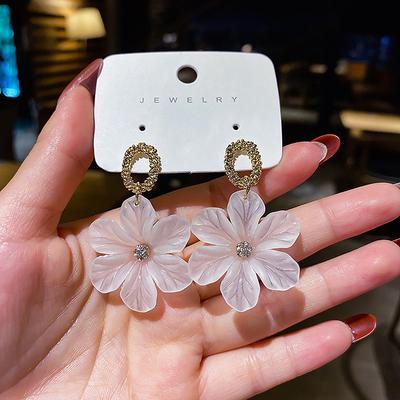 1 paire de boucles d'oreilles à fleurs de style coréen Ins, clous d'oreilles à tempérament polyvalents