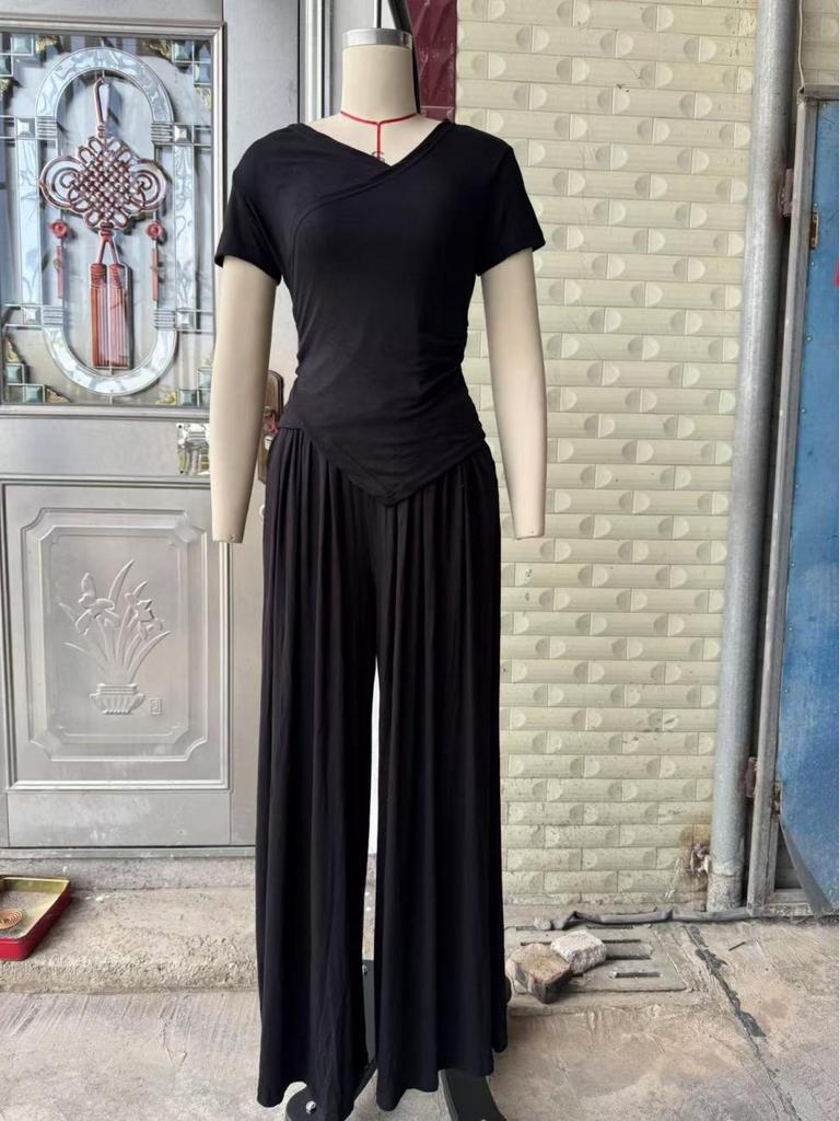 2025 Summer Women's Elegant V-Neck Two-Piece Set: Fashionable, Versatile, Comfortable, and Slimming Design