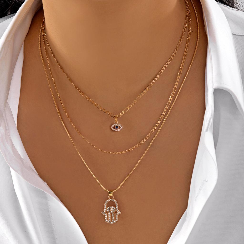 Vintage Punk Gold Plated Imitation Pearl Portrait Coin Pendant Necklace for Women Multilayer Evil Eye Palm Choker Party Jewelry