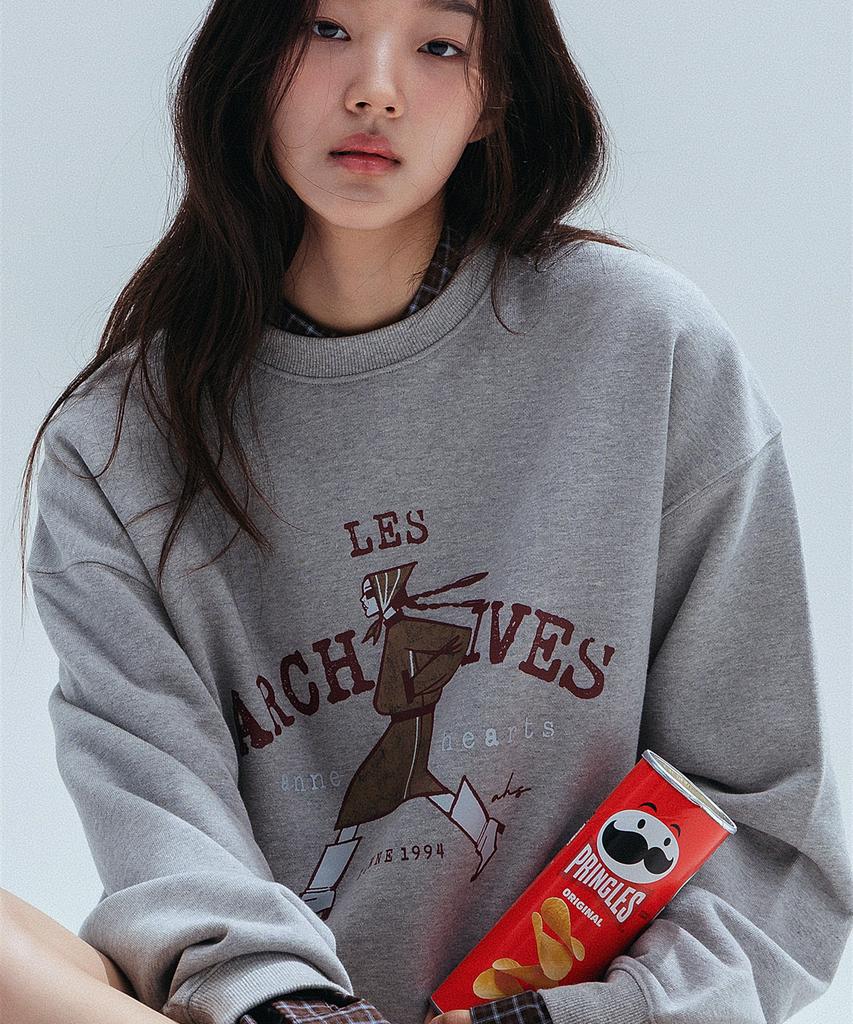 ANNEHEARTS Walking Girl Archive Sweatshirt_Melange