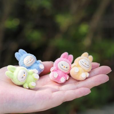 4 ks Kreslená séria Labubu Mini Flocking Vynikajúca Roztomilá Bábika Darček DIY Prívesok Príslušenstvo Dekorácia Kawaii Hračky Darček