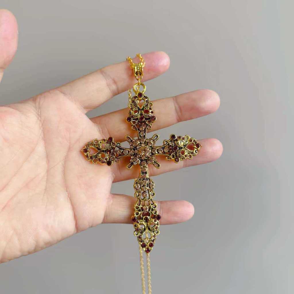 

Dark Gothic Cross Pendant Necklace For Men And Women With Zinc Alloy Chain Jewelry Accessory золотий