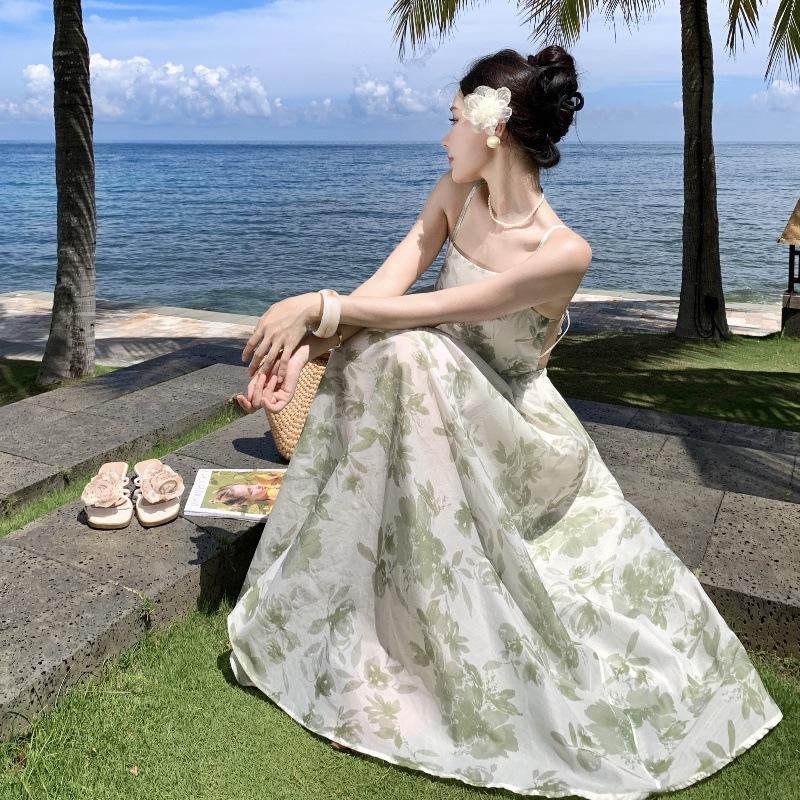 Girl skirt in oil painting backless straps suspender skirt, niche design sense resort style print dress chiffon