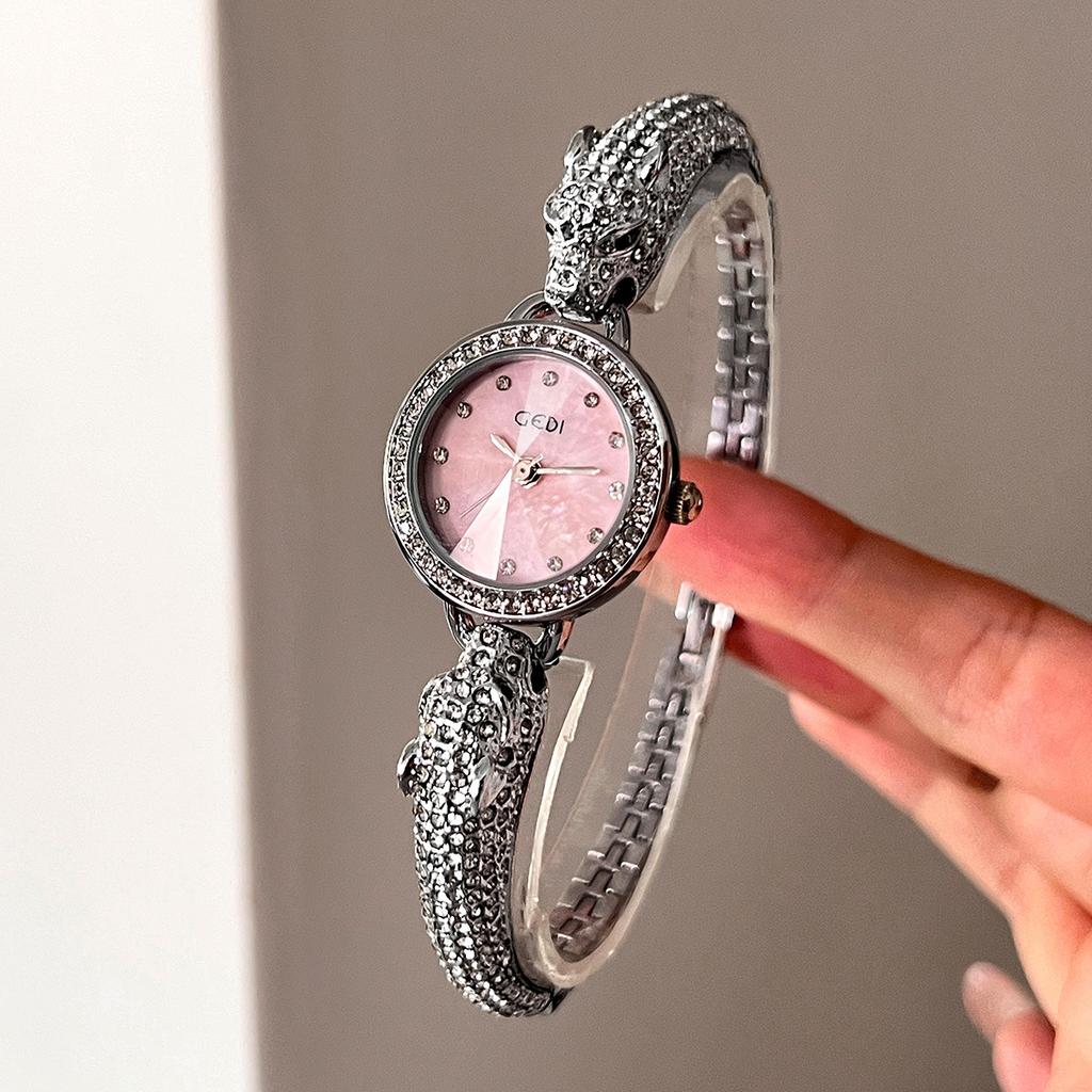 Dial Fashionable And Elegant Watch Leopard Head Bracelet Light Luxury Simple High Value Diamond Set Quartz Watch