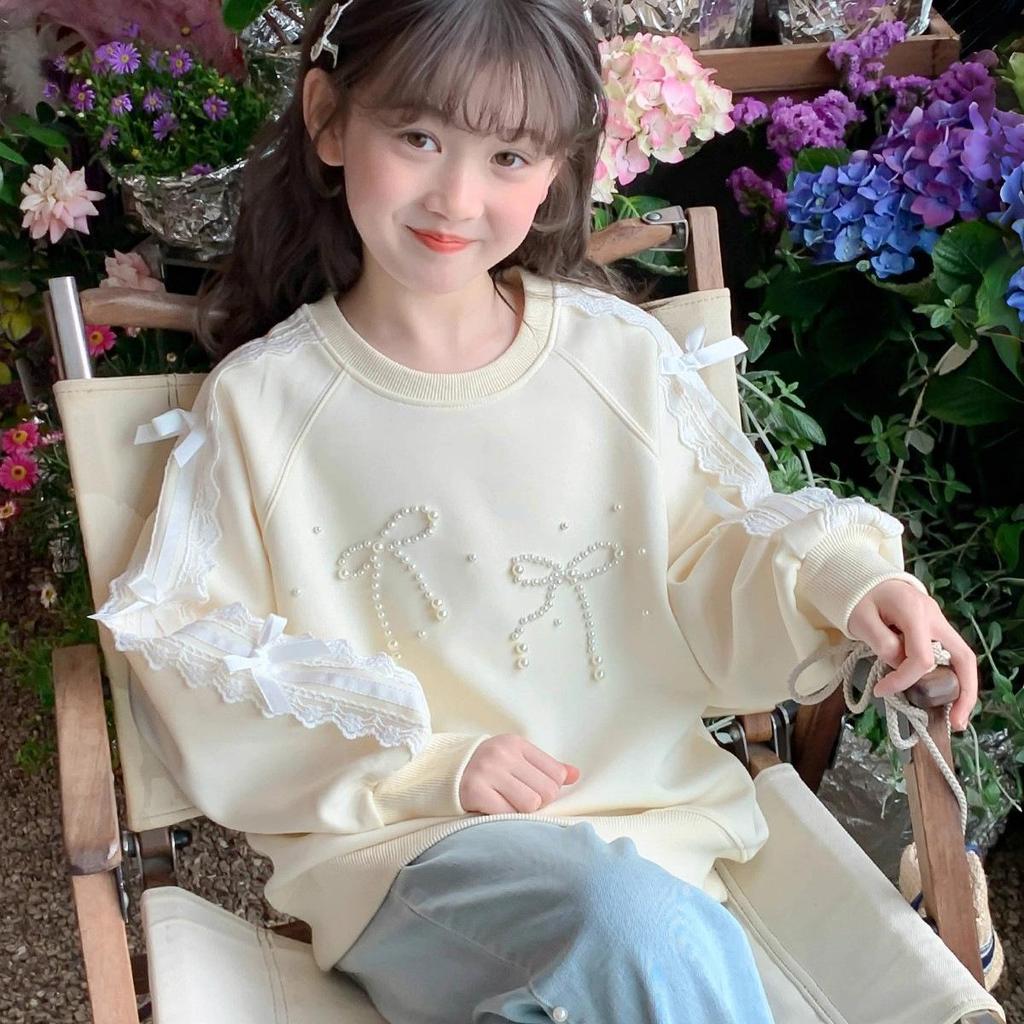 Versatile Girls' Round Neck Pullover Hoodie for Spring and Autumn - Stylish and Sweet for Older Children