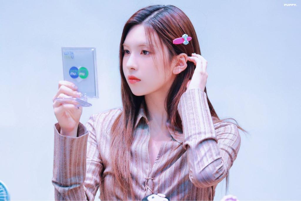 [USED] NMIXX WITHMUU Autographed Polaroid Bay