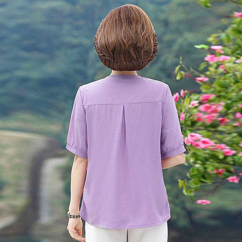New Summer Embroidered Three-quarter Sleeve Shirt Middle-aged Mothers T-shirts, Fashionable and Light Tops