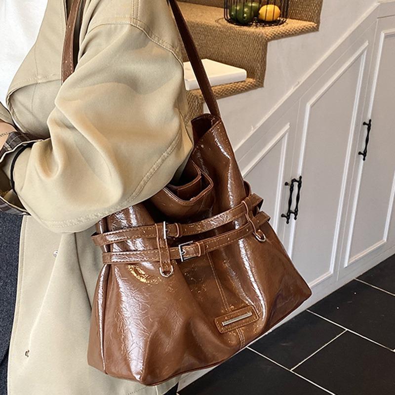 Fashion Bag New Large-capacity Simple Shoulder Messenger Bag Fashion Casual Commuter Tote Bag Women