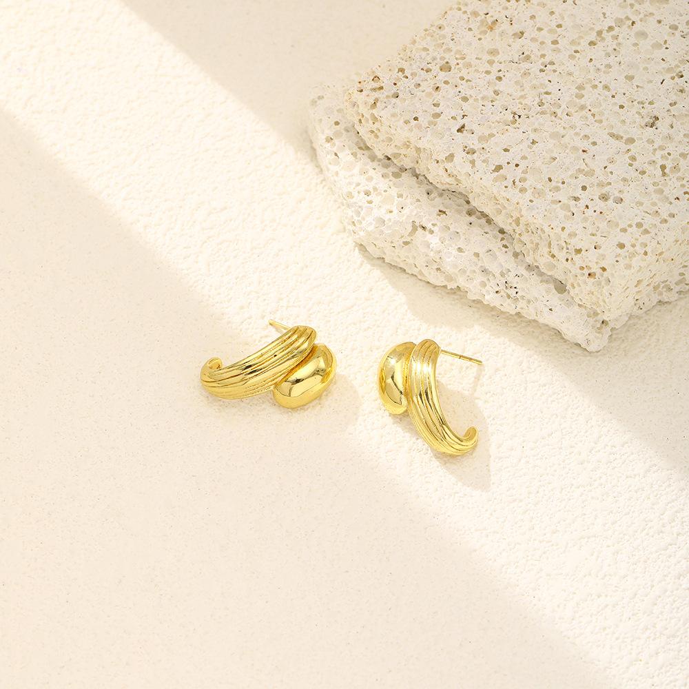 Metal Wind Light Luxury Earrings Trendy Retro Temperament Stainless Steel Geometric Stud Earrings Women'S Exaggerated Niche Earrings