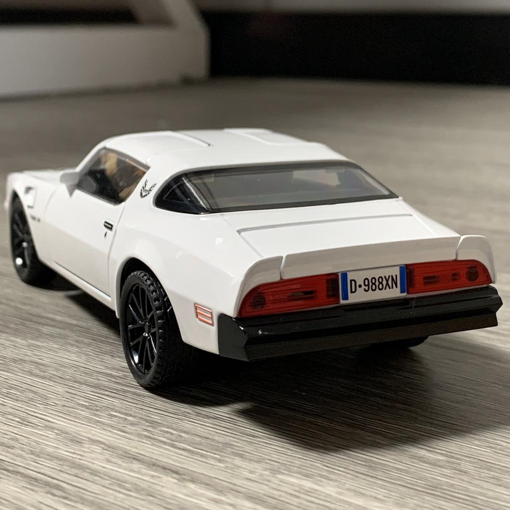 1/32 Pontiac Firebird Trans Am Trendy Alloy Model Car Ornament High Simulation Collectible Holiday Present for Boy & Living Room