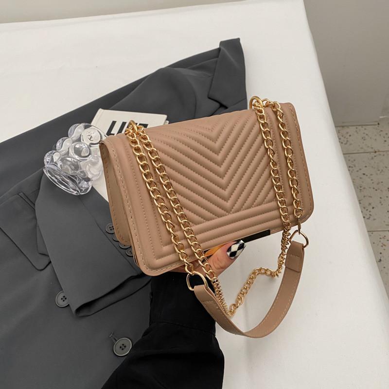 

Chic And Stylish Women s Shoulder Bag With Chain Strap For Casual Commuting In Black And Beige хакі