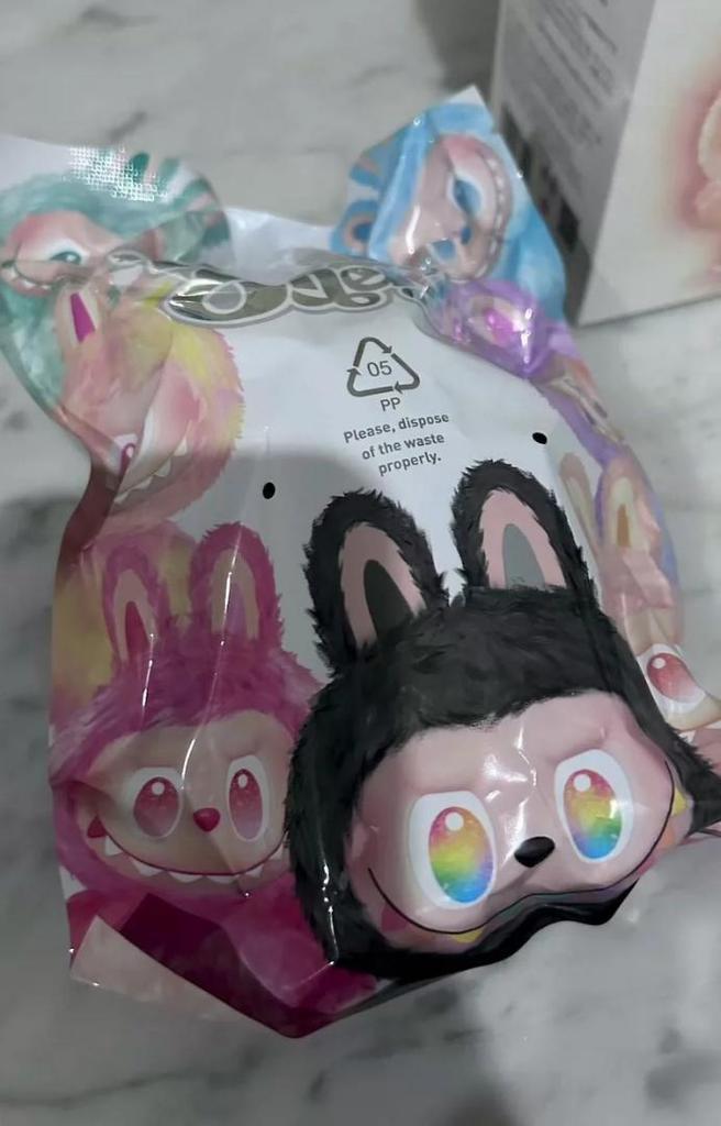 [USED] POP MART Biginto Energy Figure Gray ID: Honga