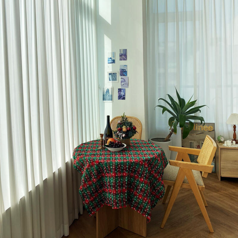 

Rough Cushion Mary Snow Tablecloth 4-person L Red