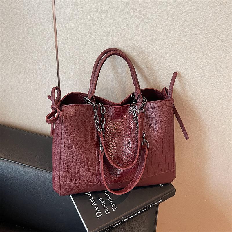 New retro large-capacity handbag fashionable women's texture light luxury tote bag solid color shoulder bag