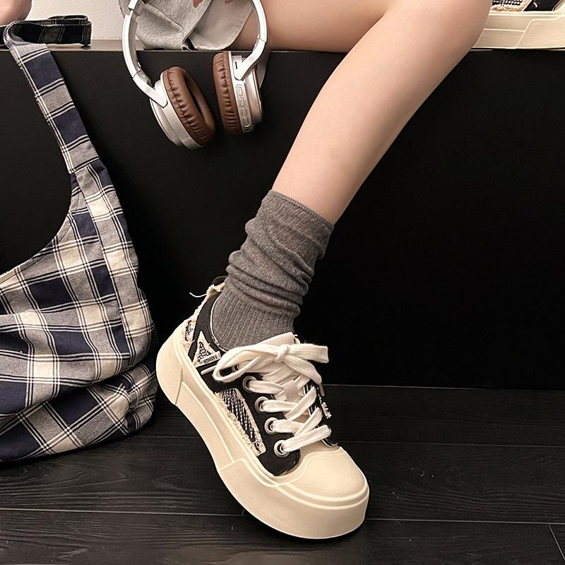 Popular super fire platform canvas shoes women's spring and autumn 2025 high-end casual lightweight white shoes versatile board shoes