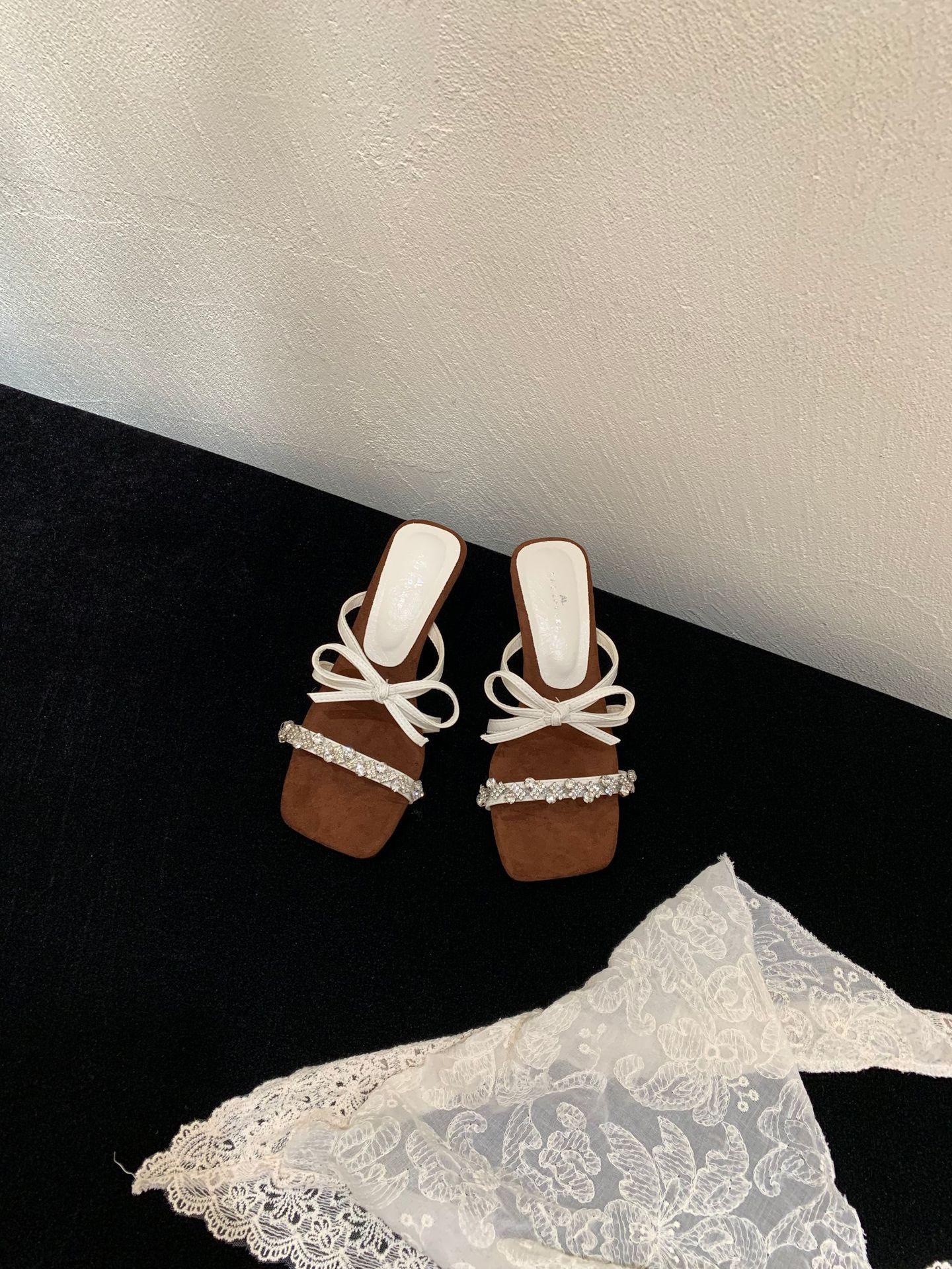 

~ Wedge heel slippers women wear summer new French retro flip-flops fairy wind vacation thick bottom square head cool 39