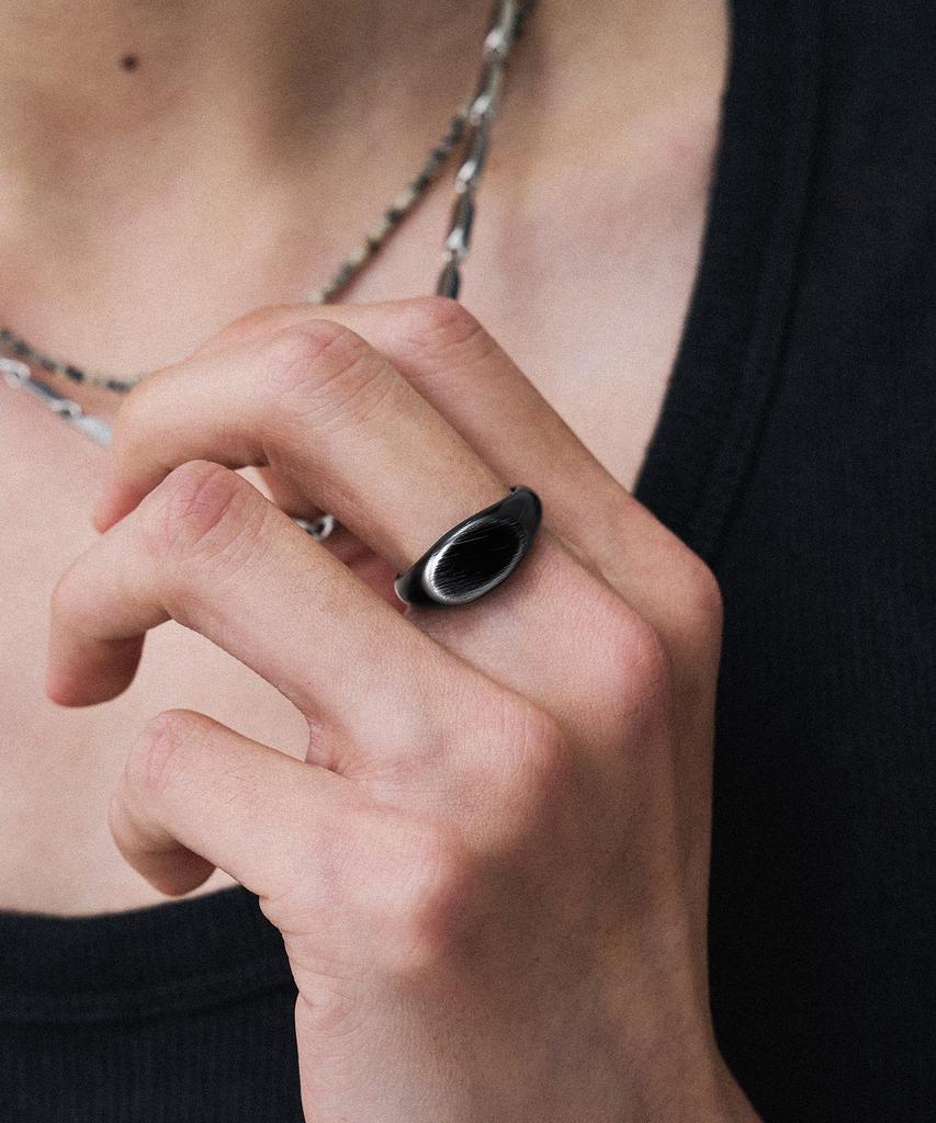 Scalettoblack Rsm023 Oval Rounding Signet Ring