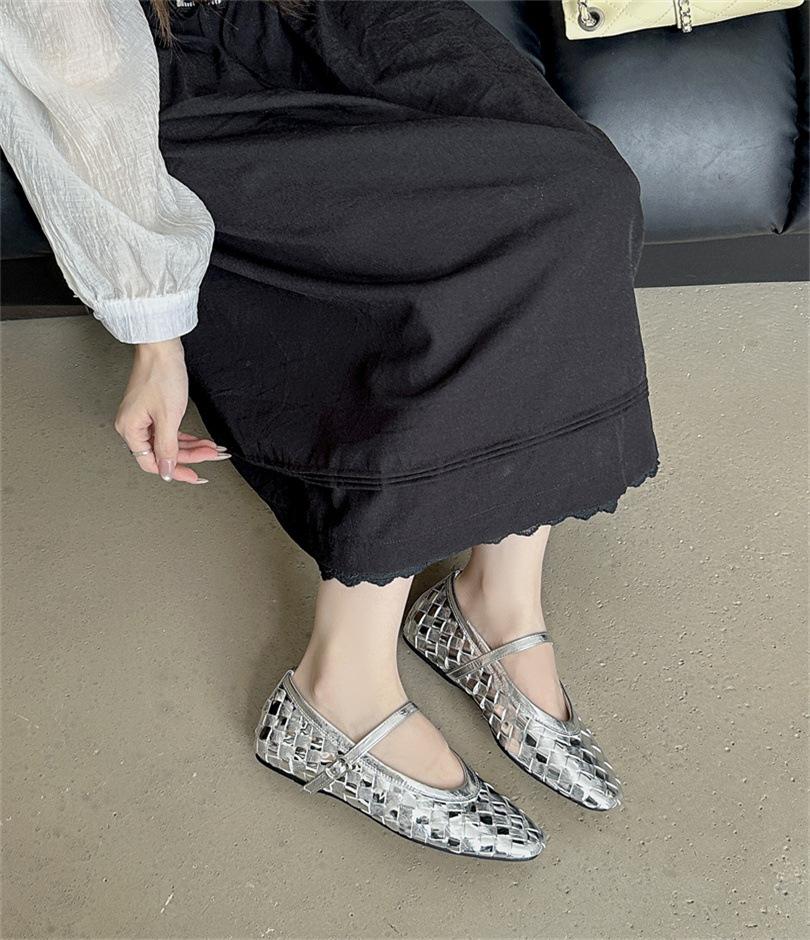 French inner height increase gold retro Mary Jane shoes women's 2025 spring new shallow mouth one-word buckle belt woven single shoes