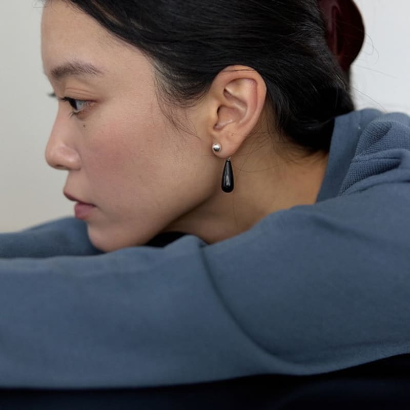 

MERCURY [onyx] Drop Earring - Black