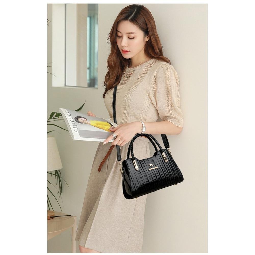 Lightweight Large Capacity Handbag Shoulder Crossbody Bag for Daily Use
