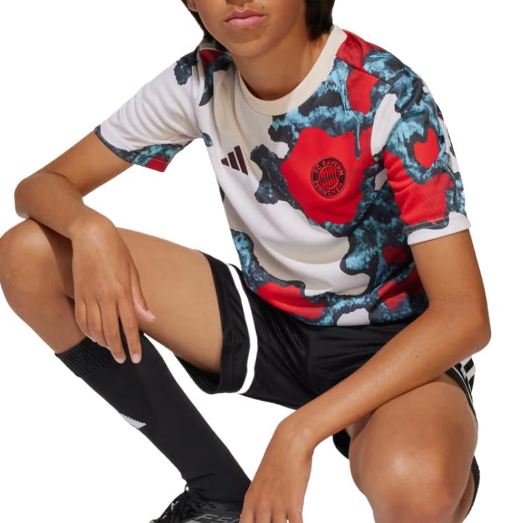 Adidas FC Bayern Soft Comfortable Graffiti T-Shirt Kids Tops White JE6774