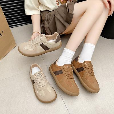 2024 automne petites chaussures blanches nouvelle version coréenne ins étudiante chaussures de sport à semelle plate chaussures de skate décontractées street style chaussures d'entraînement allemandes